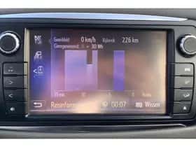 Toyota Yaris (2016) thumbnail 17