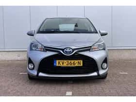 Toyota Yaris (2016) thumbnail 3