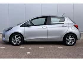 Toyota Yaris (2016) thumbnail 4