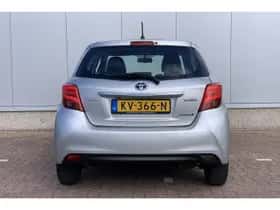 Toyota Yaris (2016) thumbnail 5