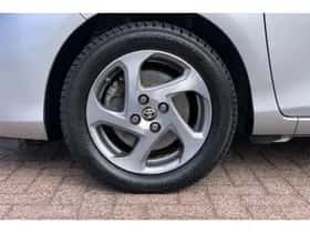 Toyota Yaris (2016) thumbnail 6