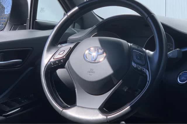 Toyota C-HR (2020) thumbnail 11
