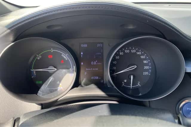 Toyota C-HR (2020) thumbnail 13
