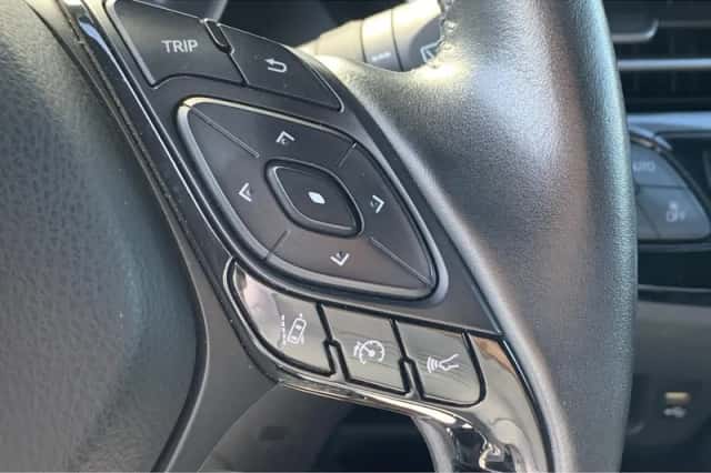 Toyota C-HR (2020) thumbnail 14