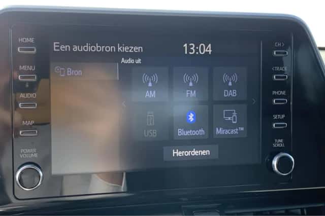 Toyota C-HR (2020) thumbnail 17