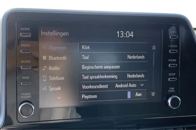 Toyota C-HR (2020) thumbnail 20