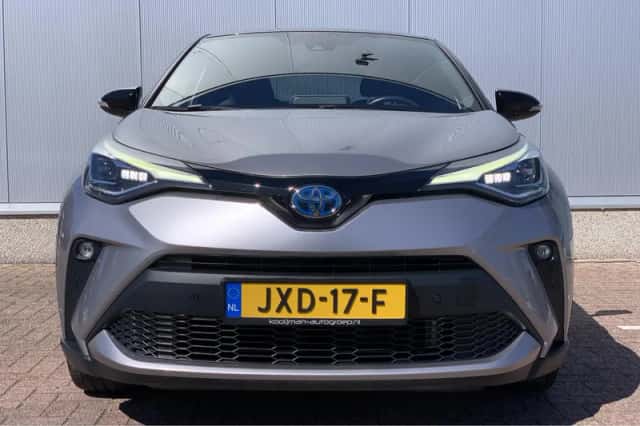 Toyota C-HR (2020) thumbnail 3