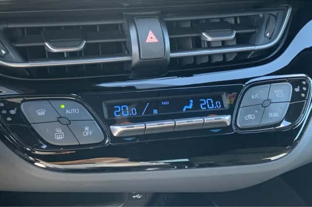 Toyota C-HR (2020) thumbnail 21