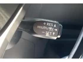 Toyota C-HR (2020) thumbnail 23