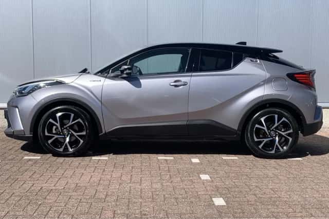 Toyota C-HR (2020) thumbnail 4