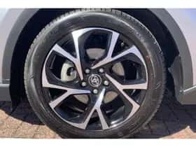Toyota C-HR (2020) thumbnail 6