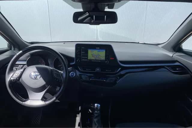 Toyota C-HR (2020) thumbnail 9