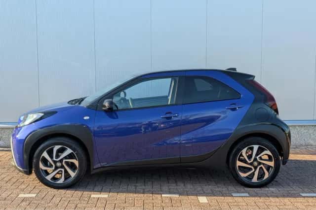 Toyota Aygo (2023) thumbnail 2