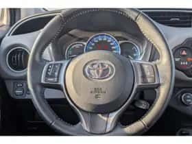 Toyota Yaris (2017) thumbnail 15