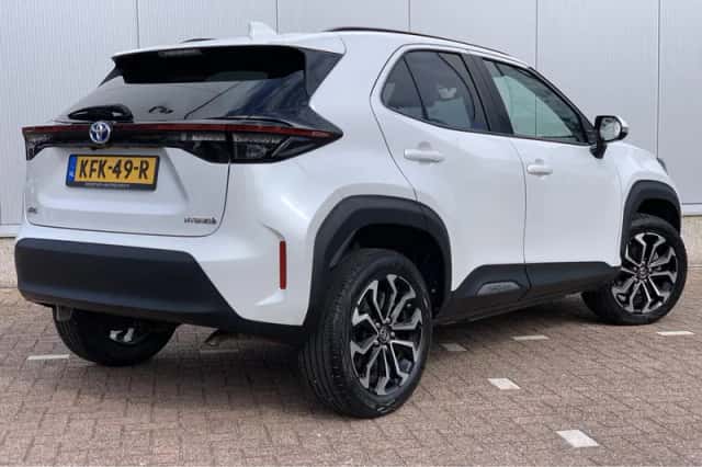 Toyota Yaris Cross (2023) thumbnail 2