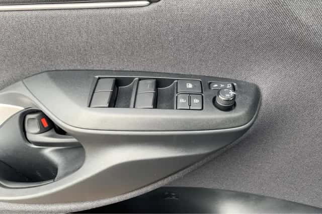 Toyota Yaris Cross (2023) thumbnail 20