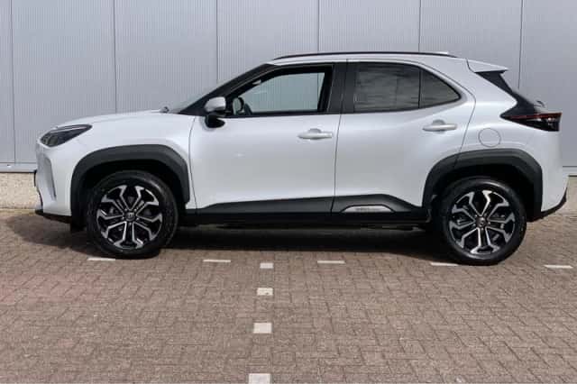 Toyota Yaris Cross (2023) thumbnail 4