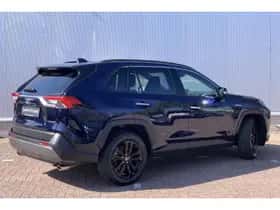 Toyota RAV4 (2021) thumbnail 2