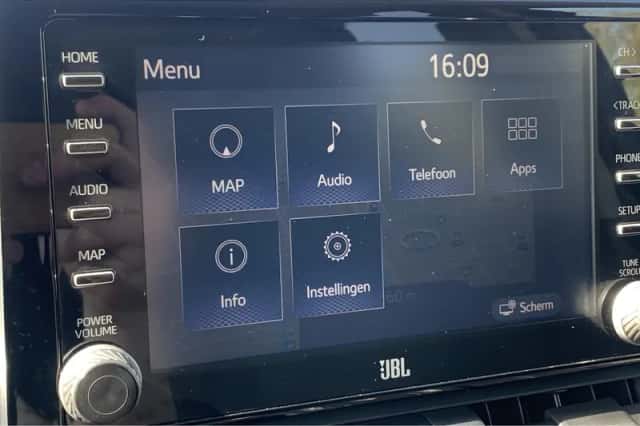 Toyota RAV4 (2021) thumbnail 16