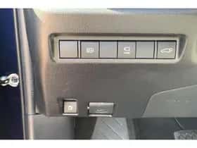 Toyota RAV4 (2021) thumbnail 20