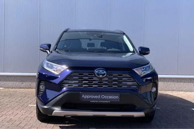 Toyota RAV4 (2021) thumbnail 3