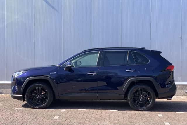 Toyota RAV4 (2021) thumbnail 4