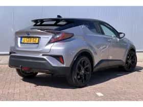 Toyota C-HR (2019) thumbnail 2