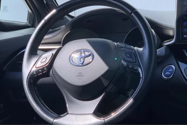 Toyota C-HR (2019) thumbnail 11