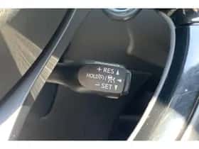 Toyota C-HR (2019) thumbnail 15