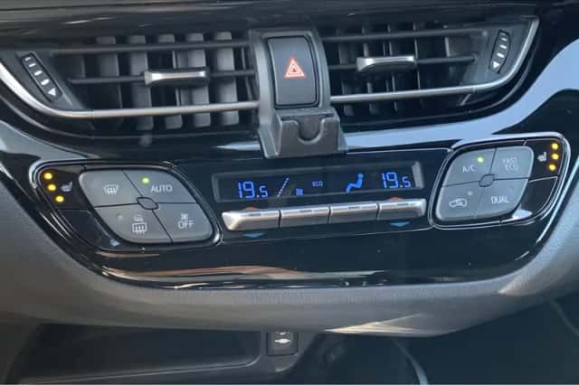 Toyota C-HR (2019) thumbnail 20