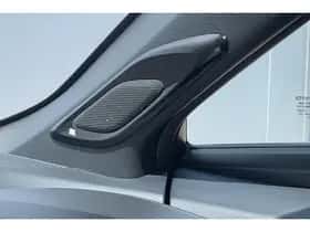 Toyota C-HR (2019) thumbnail 22