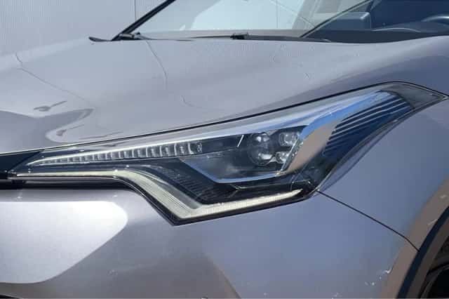 Toyota C-HR (2019) thumbnail 26