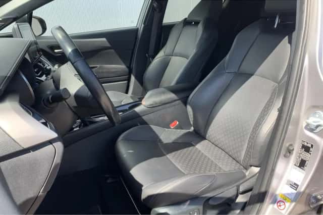 Toyota C-HR (2019) thumbnail 7