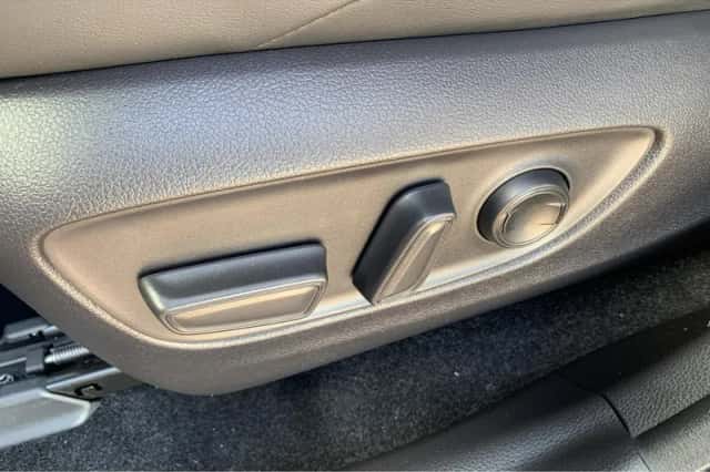 Toyota RAV4 (2022) thumbnail 31