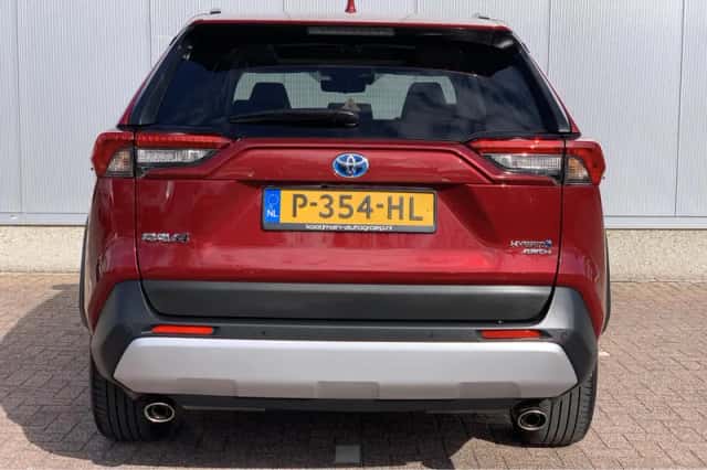 Toyota RAV4 (2022) thumbnail 5