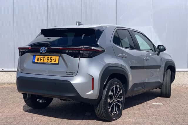 Toyota Yaris Cross (2022) thumbnail 2