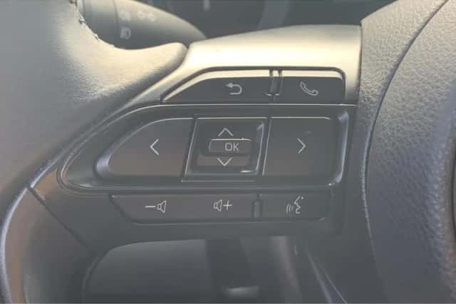 Toyota Yaris Cross (2022) thumbnail 10