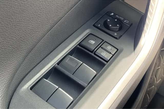 Toyota RAV4 (2019) thumbnail 23