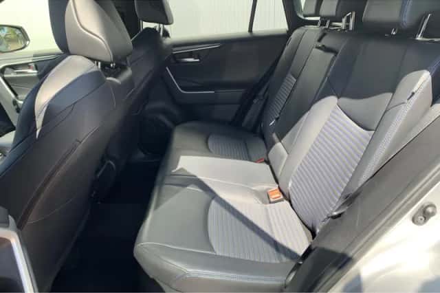 Toyota RAV4 (2019) thumbnail 8
