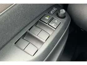 Toyota Yaris Cross (2021) thumbnail 23