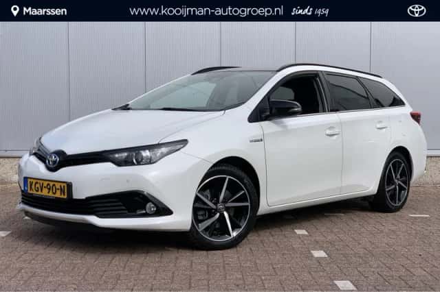 Toyota Auris (2018) thumbnail 1
