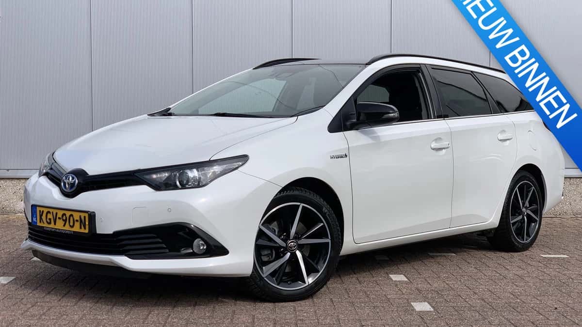 Toyota Auris (2018) — foto 1