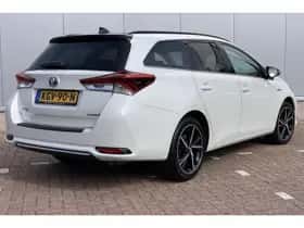 Toyota Auris (2018) thumbnail 2