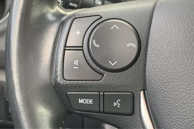 Toyota Auris (2018) thumbnail 12