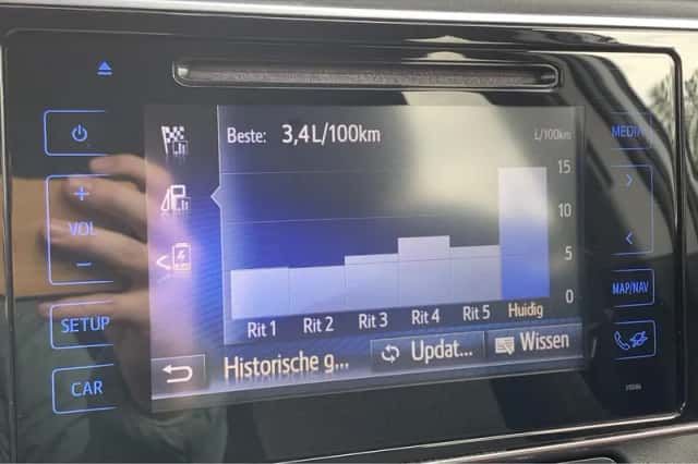 Toyota Auris (2018) thumbnail 17