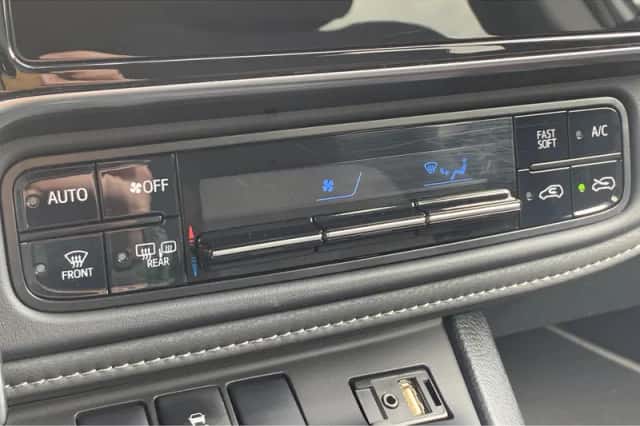 Toyota Auris (2018) thumbnail 22