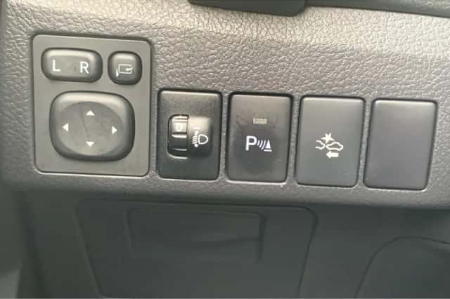 Toyota Auris (2018) thumbnail 24