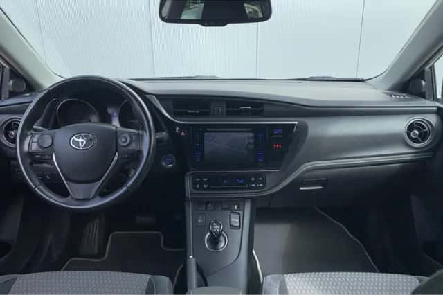 Toyota Auris (2018) thumbnail 9