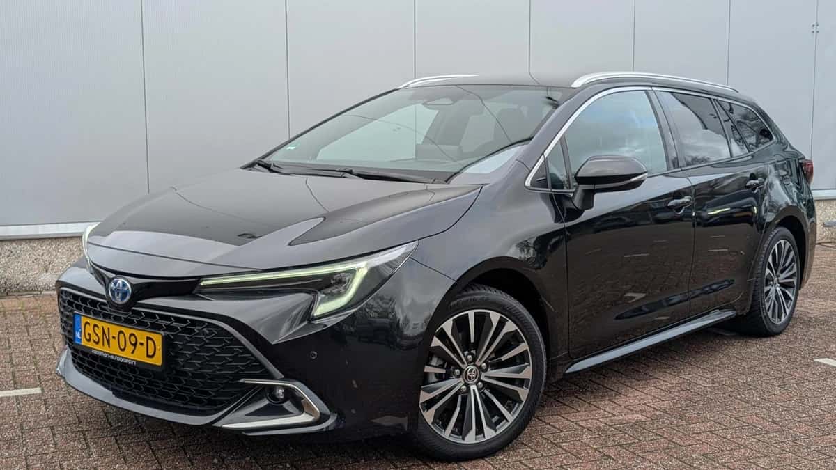 Toyota Corolla (2024) — foto 1