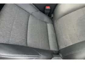 Toyota Corolla (2024) thumbnail 17